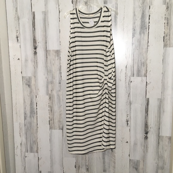 Le Lis Dresses & Skirts - Le Lis Cream & Black Ribbed Knit Dress Sz L NWT